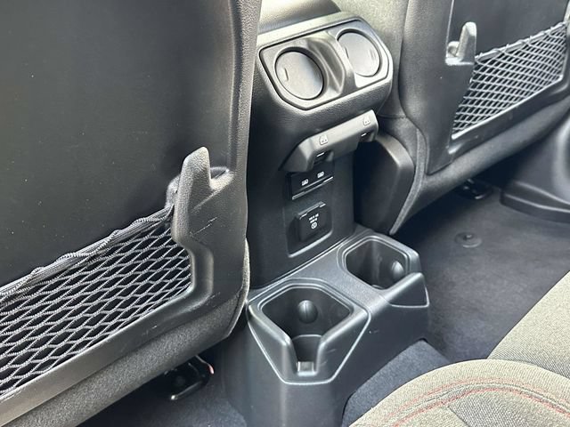 Used 2025 Jeep Gladiator Rubicon w/ Convenience Group AWD/4WD image 17