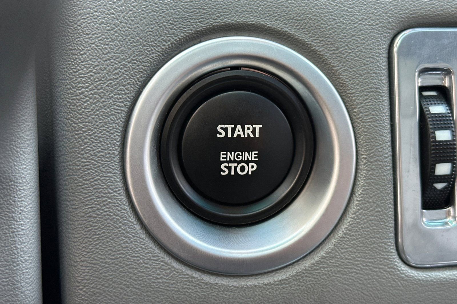 Used 2011 Land Rover Range Rover Supercharged AWD/4WD image 28