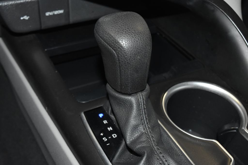 Used 2022 Toyota Camry LE w/ Carpet Mat Package (TMS) FWD image 14