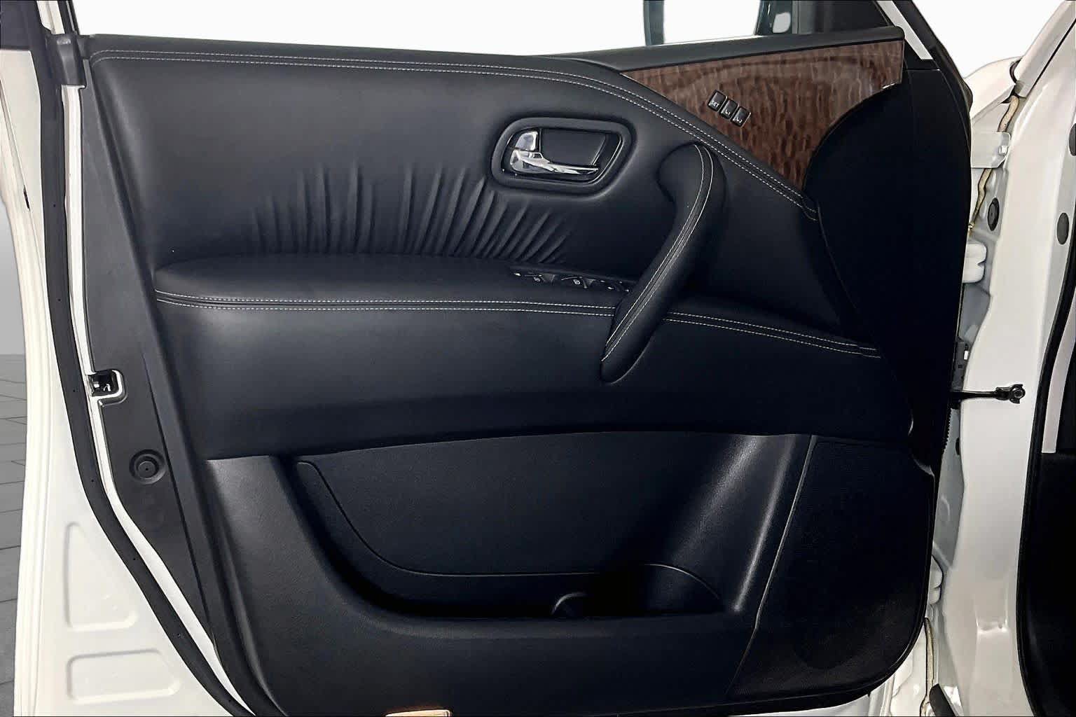 Used 2020 Nissan Armada Platinum w/ Captain's Chairs Package RWD image 20