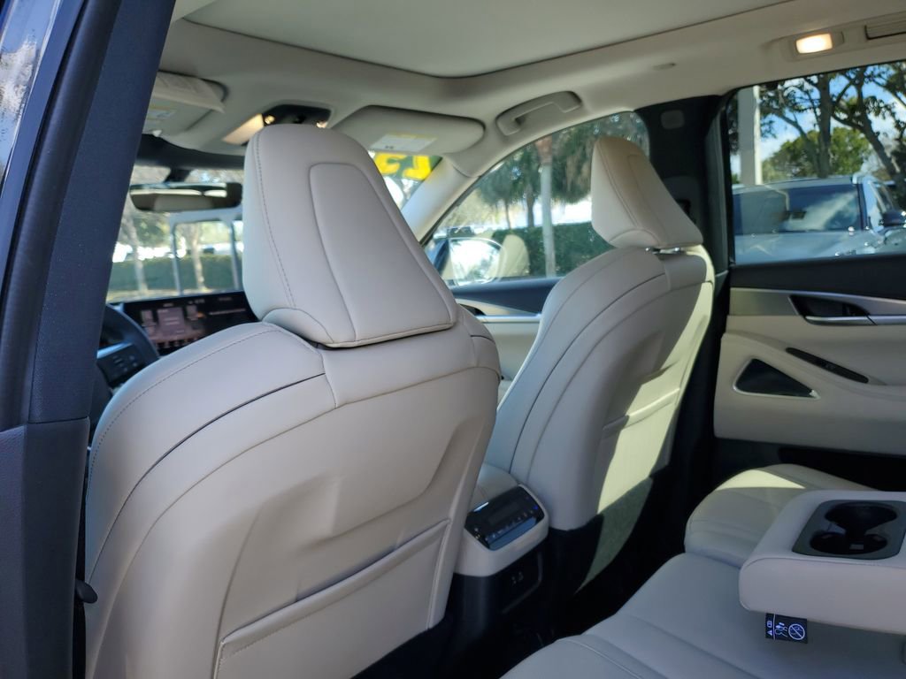 Used 2025 INFINITI QX60 Luxe image 10