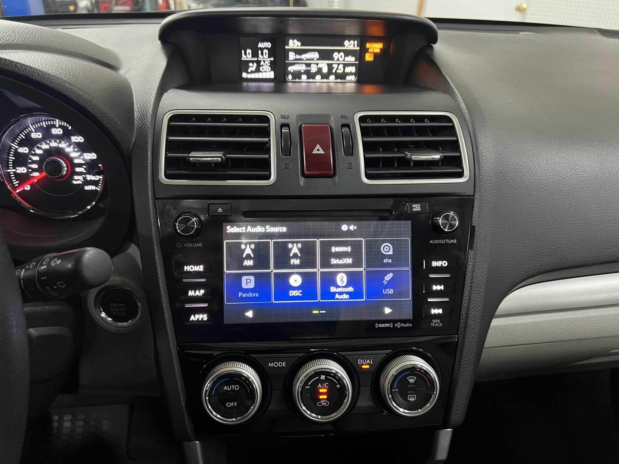 Used 2016 Subaru Forester 2.5i Touring w/ Eyesight & Navigation System AWD/4WD image 31