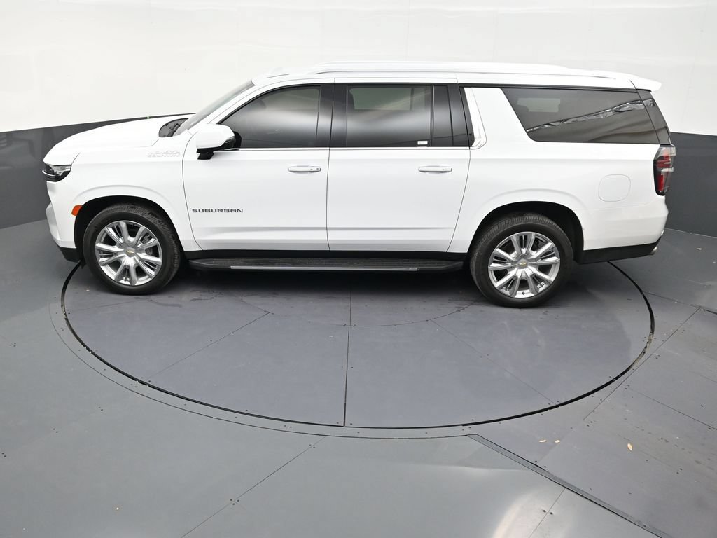 Used 2022 Chevrolet Suburban High Country RWD image 14