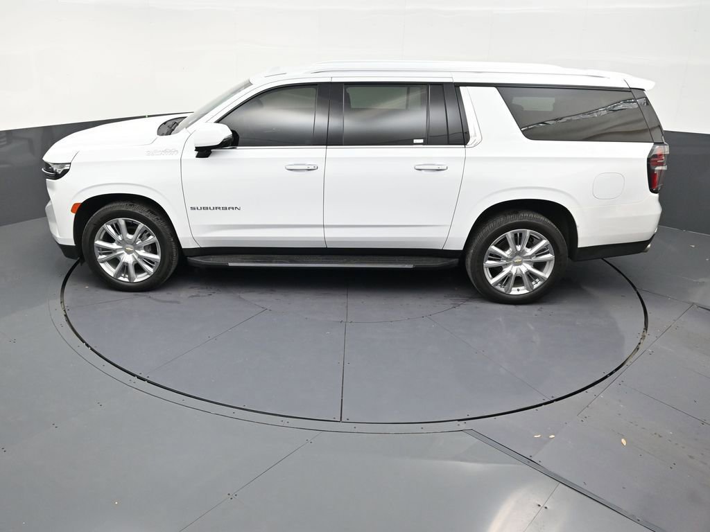 Used 2022 Chevrolet Suburban High Country RWD image 14