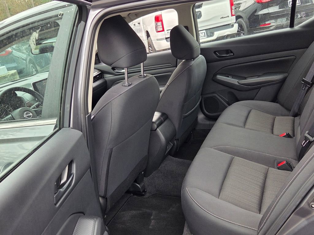 Used 2025 Nissan Altima 2.5 SV image 7