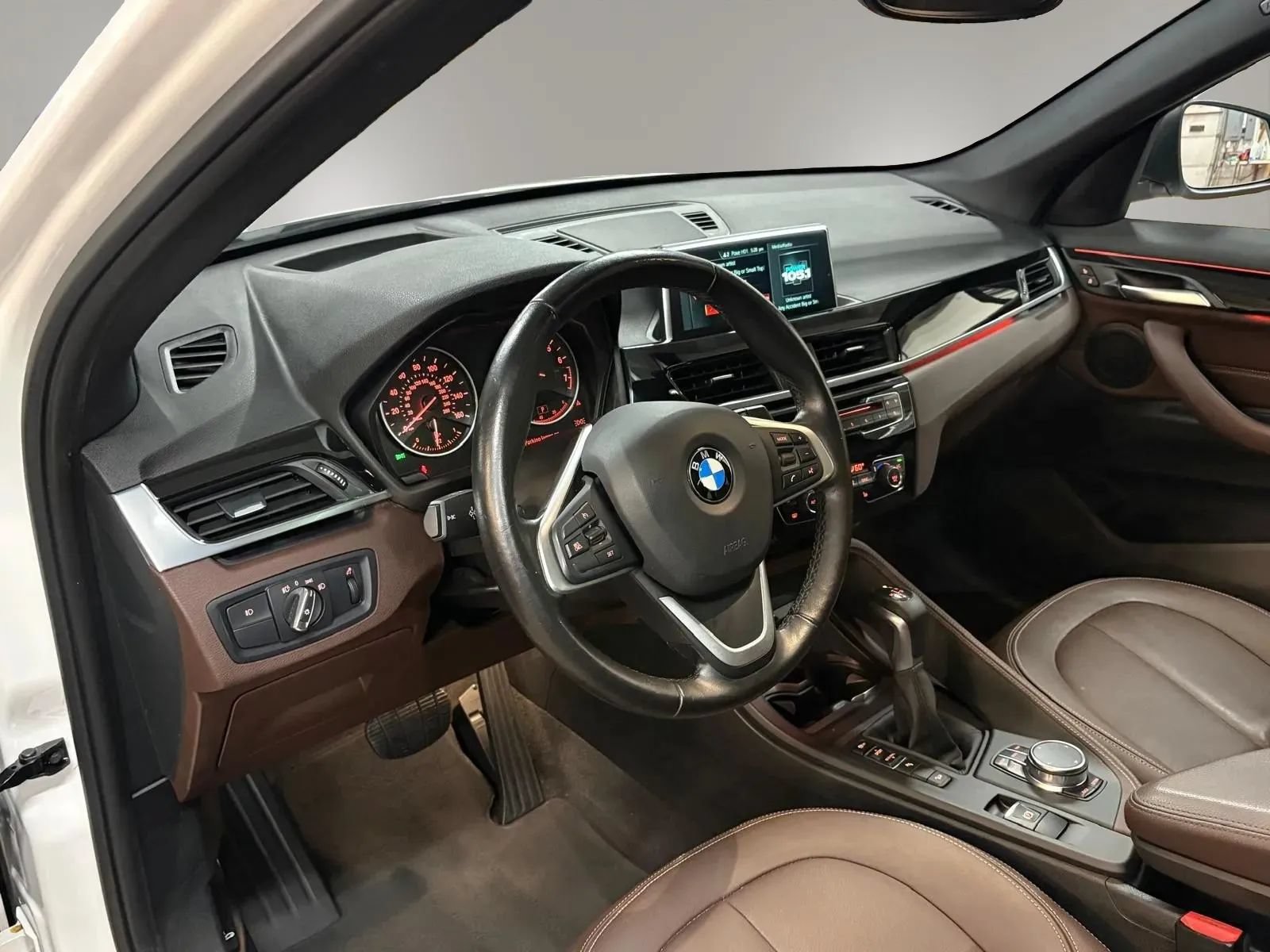Used 2018 BMW X1 xDrive28i AWD/4WD image 18