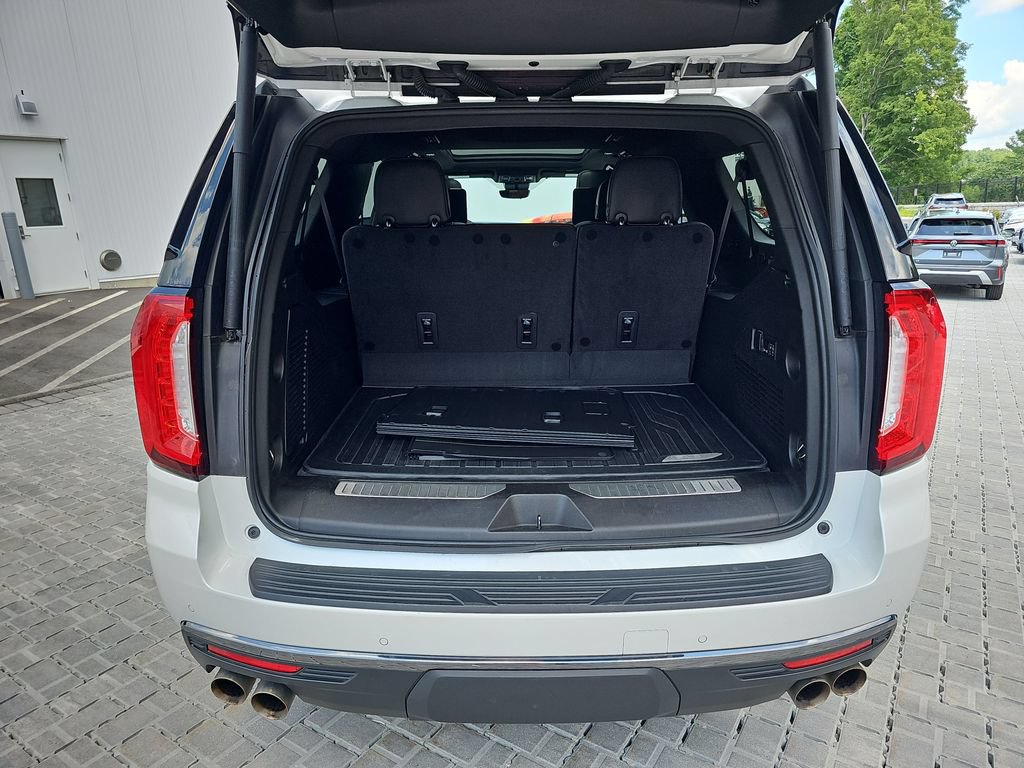 Used 2023 GMC Yukon XL Denali Ultimate w/ LPO, Floor Liner Package AWD/4WD image 23