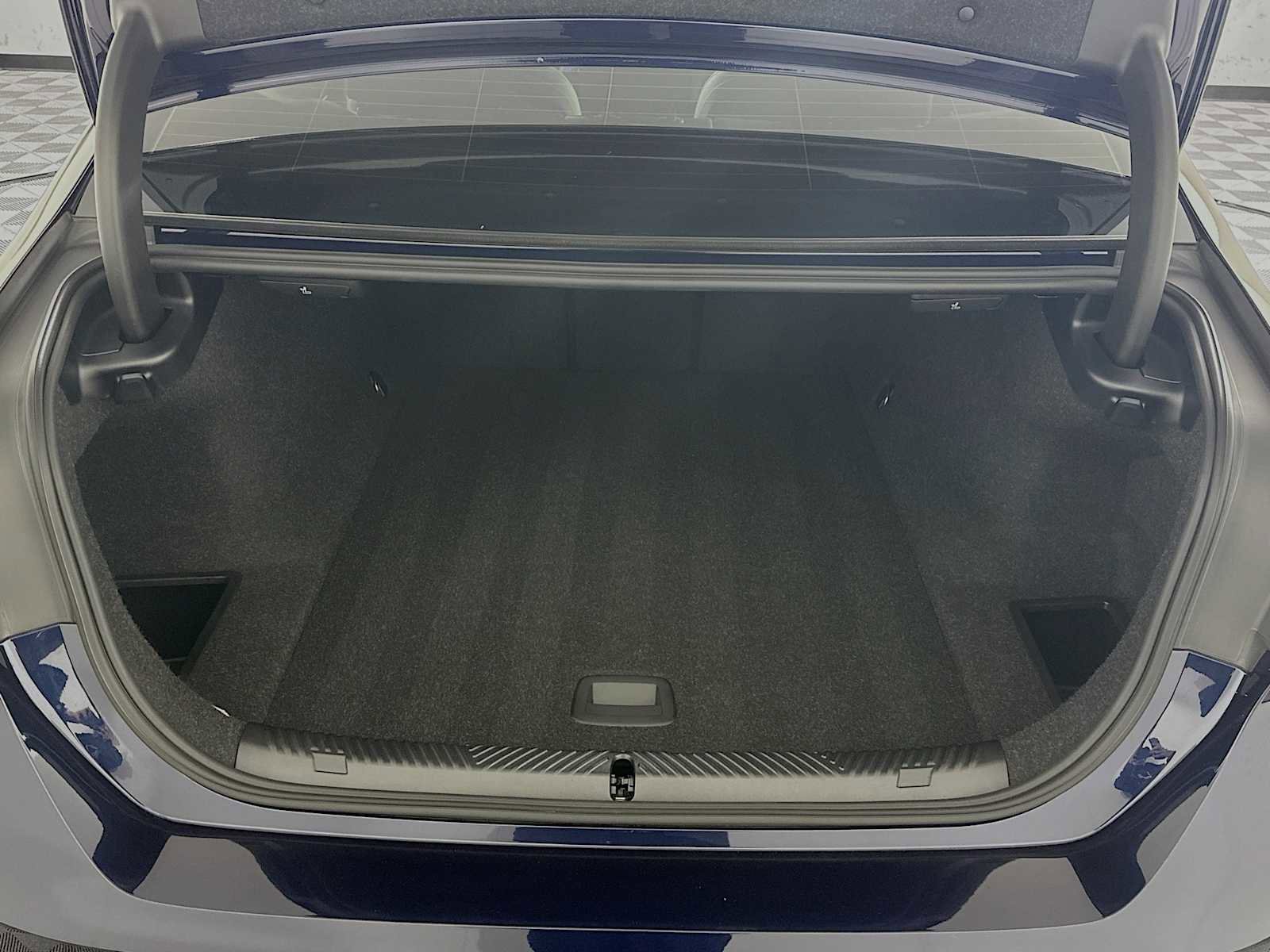 Used 2025 BMW i5 eDrive40i w/ Premium Package image 25