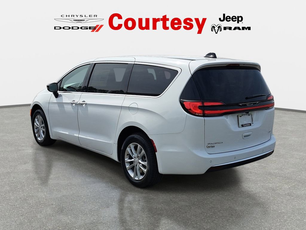 New 2027 Chrysler Pacifica Select AWD/4WD image 5