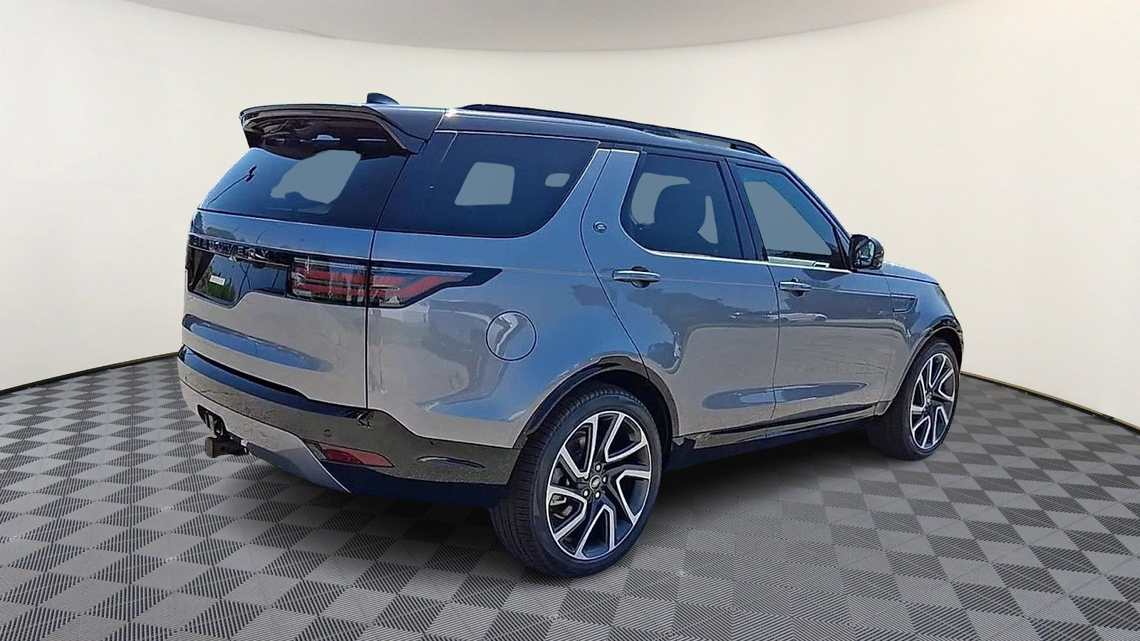 Certified 2025 Land Rover Discovery Dynamic SE image 8