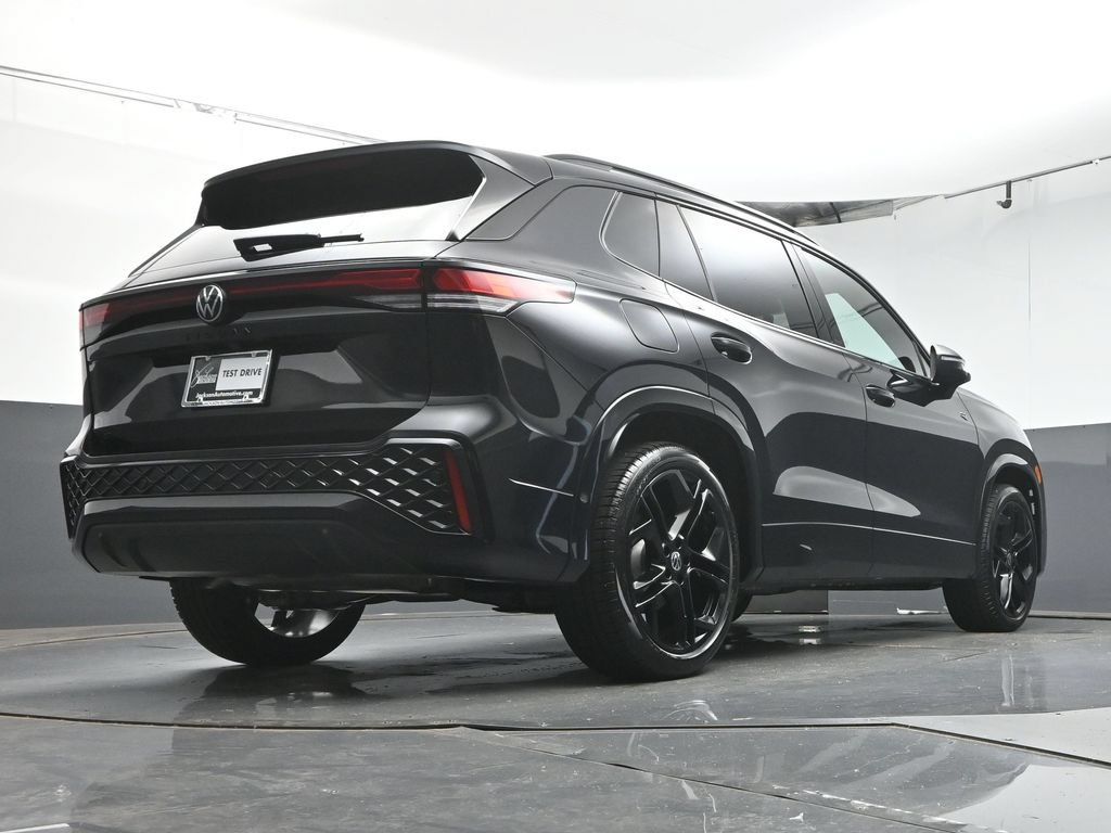 New 2026 Volkswagen Tiguan SE R-Line FWD image 41