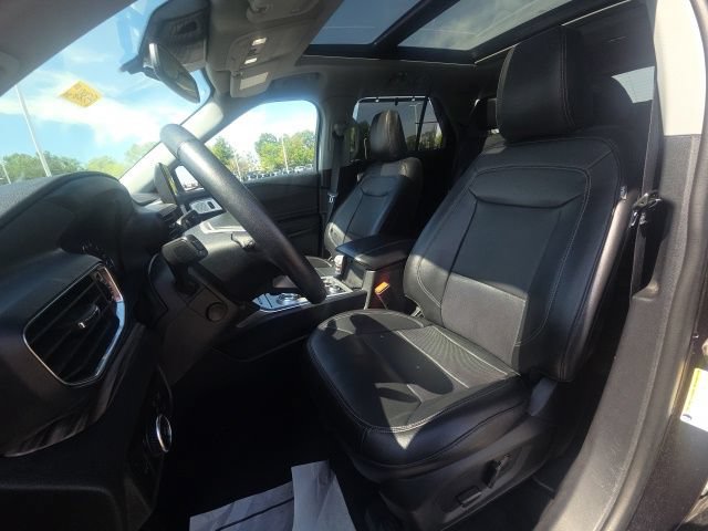 Used 2023 Ford Explorer Limited w/ Limited Technology Package AWD/4WD image 19