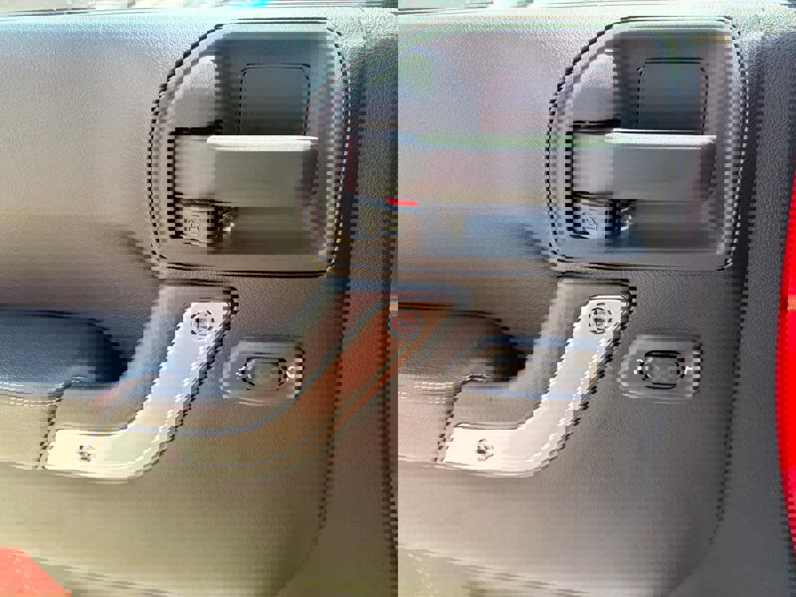 Used 2015 Jeep Wrangler Unlimited Rubicon image 18