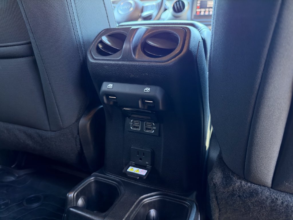 Used 2019 Jeep Wrangler Unlimited Sahara w/ LED Lighting Group AWD/4WD image 15