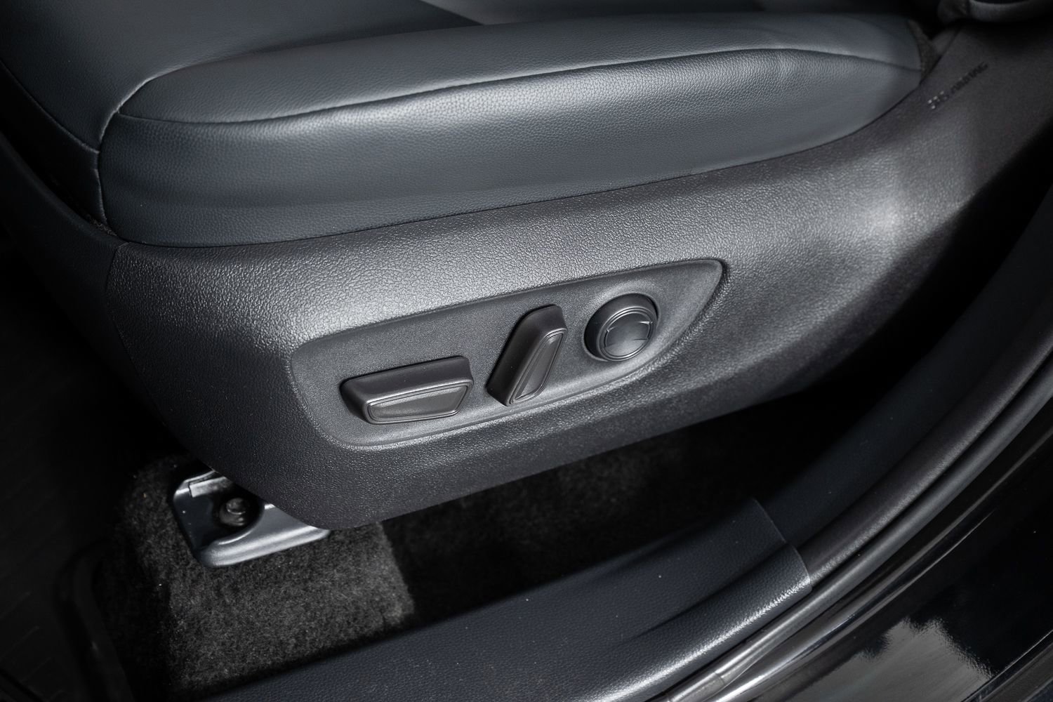 Used 2024 Toyota Highlander XLE image 16