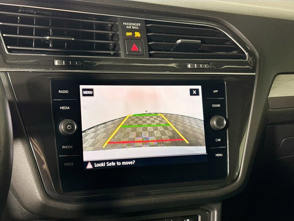 Used 2019 Volkswagen Tiguan SE AWD/4WD image 16