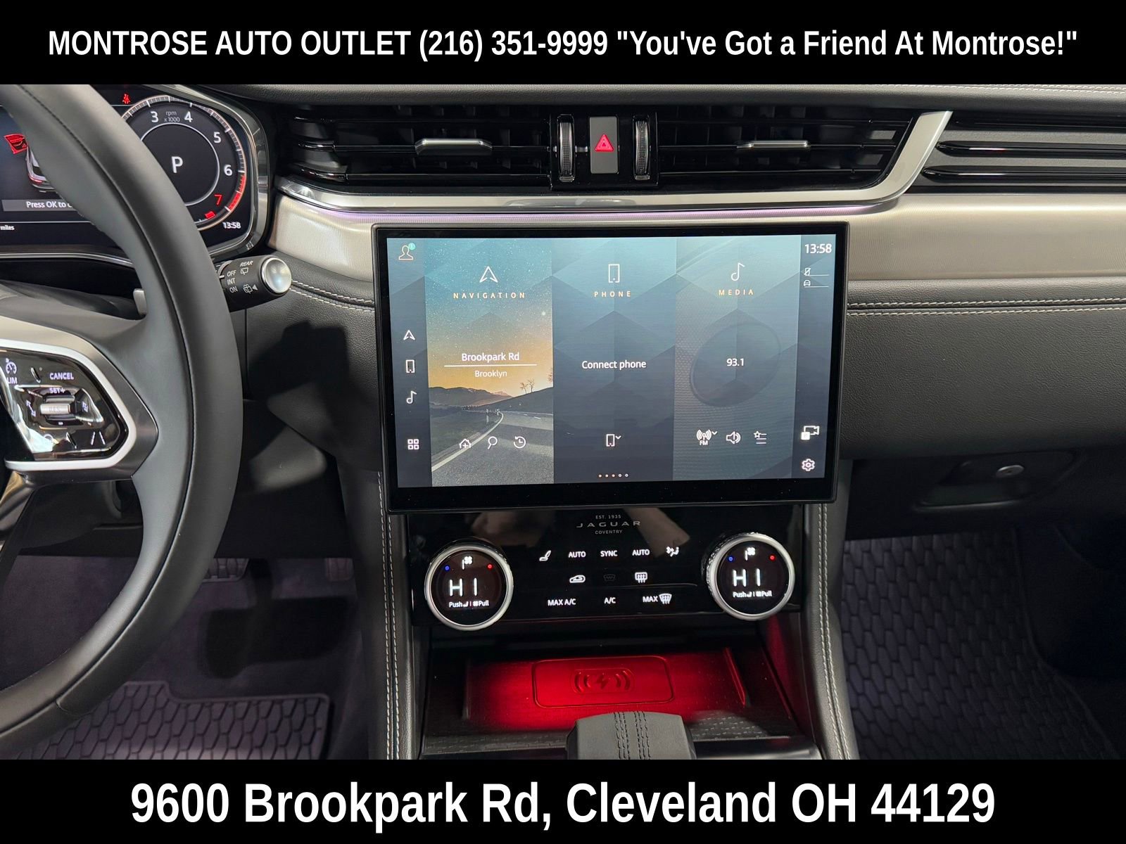 Used 2024 Jaguar F-PACE R-Dynamic S image 24