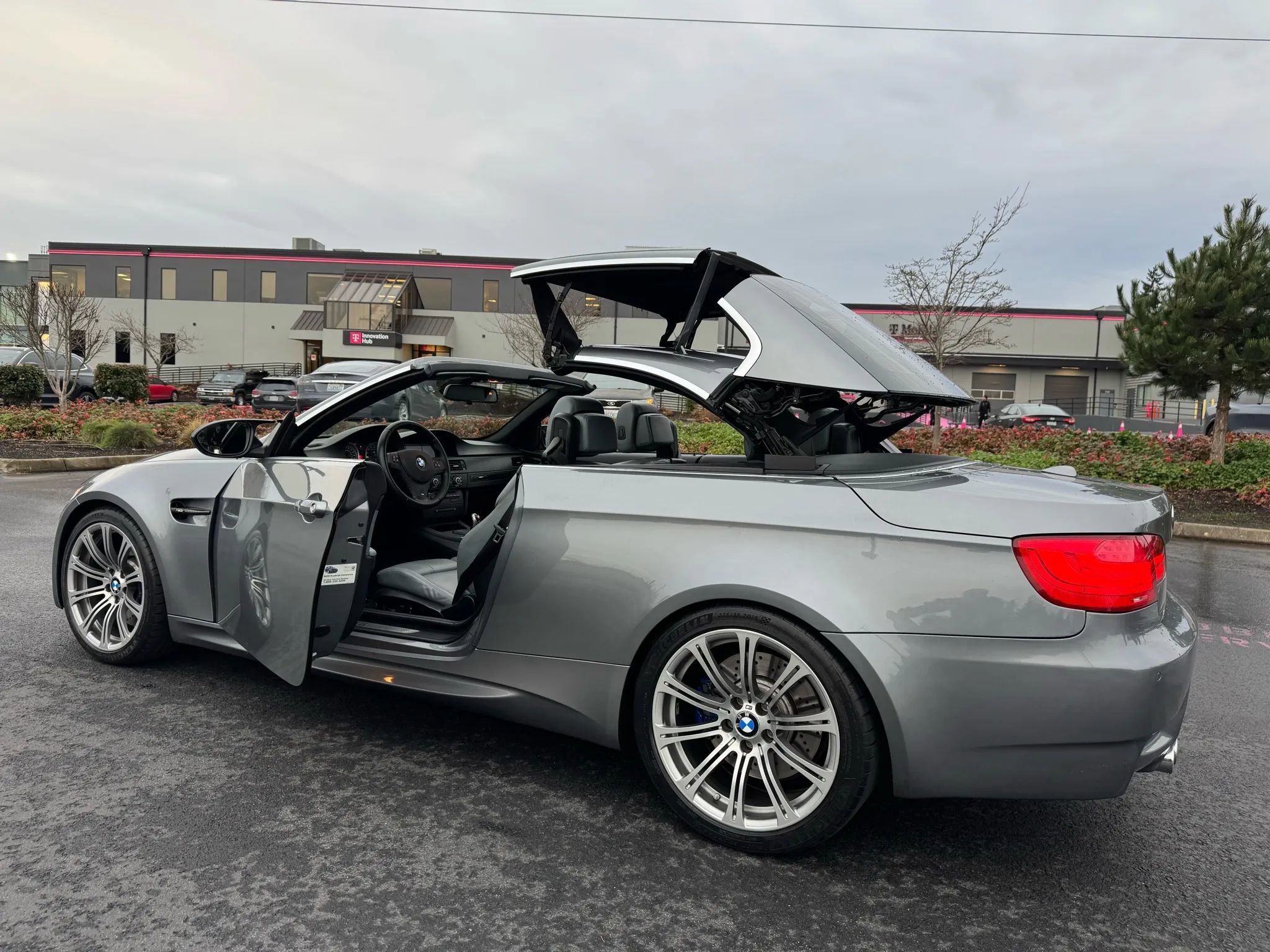Used 2009 BMW M3 Convertible image 12