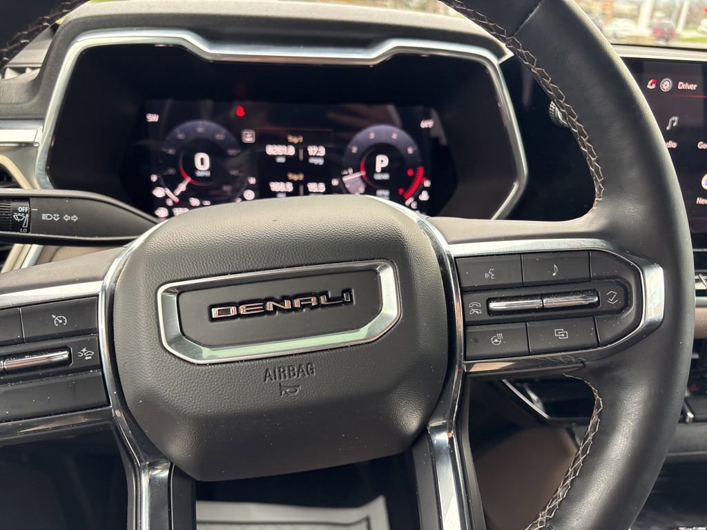 Used 2025 GMC Canyon Denali image 34