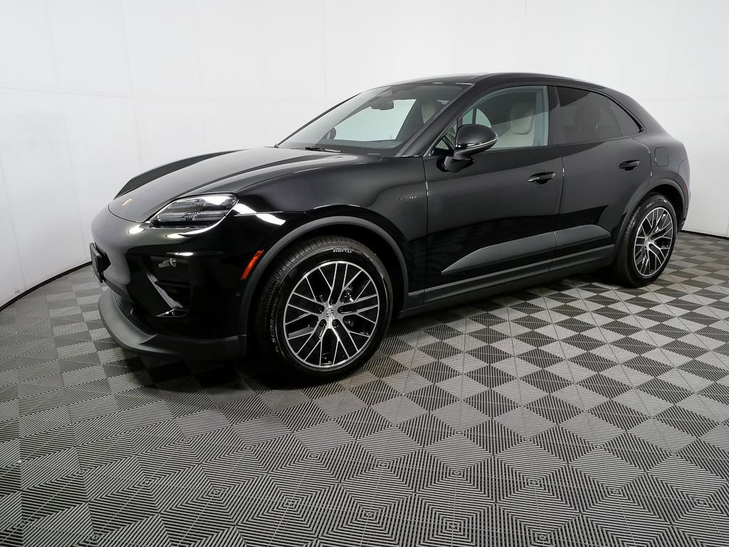 Used 2025 Porsche Macan Electric RWD image 2