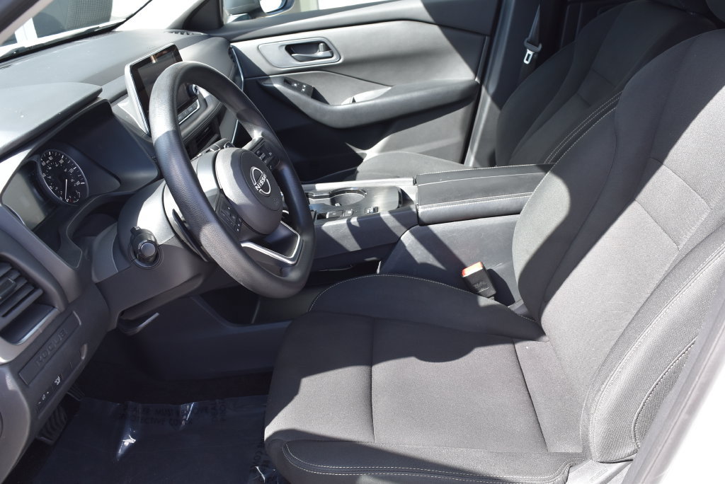 Used 2024 Nissan Rogue S FWD image 7