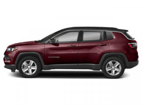Used 2022 Jeep Compass Latitude image 3