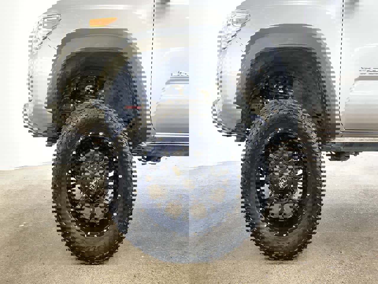 Used 2020 Toyota Tacoma TRD Off-Road image 11