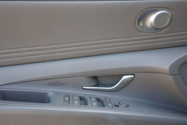 Certified 2025 Hyundai Elantra SEL FWD image 24