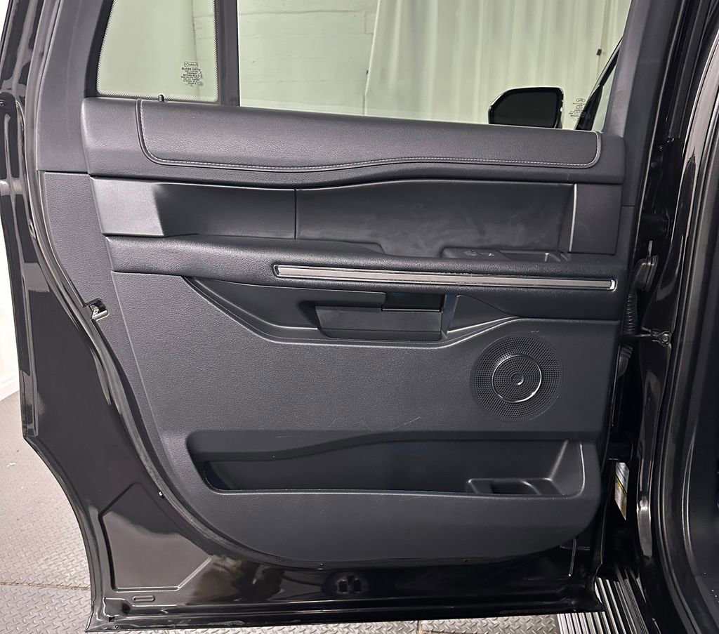 Used 2024 Ford Expedition Max XLT image 28