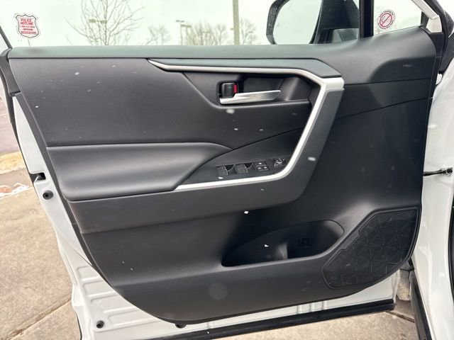 Used 2025 Toyota RAV4 XLE image 22