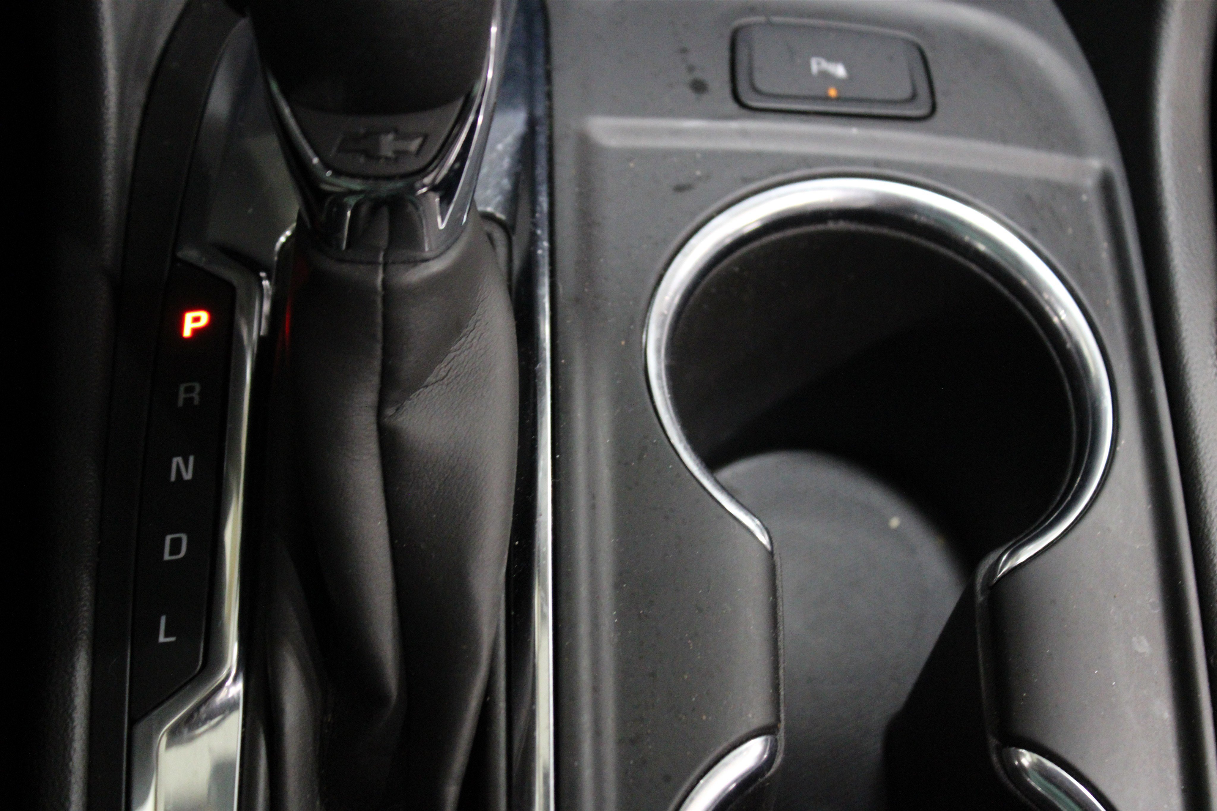 Used 2023 Chevrolet Equinox LT w/ LPO, Floor Liner Package image 16