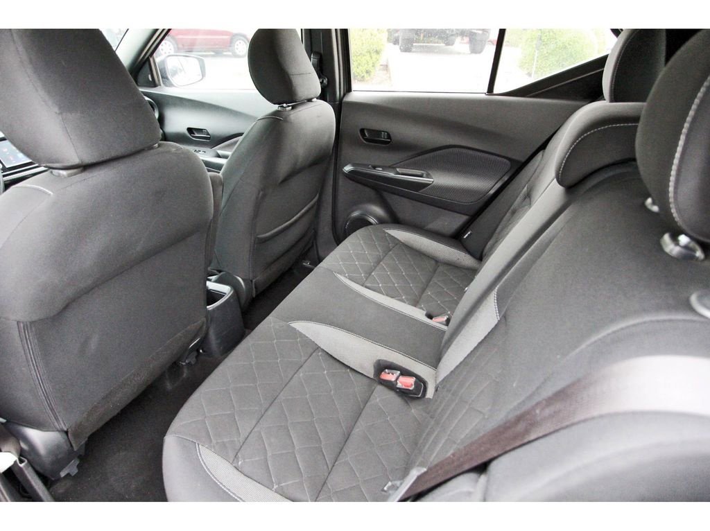 Used 2020 Nissan Kicks S image 11