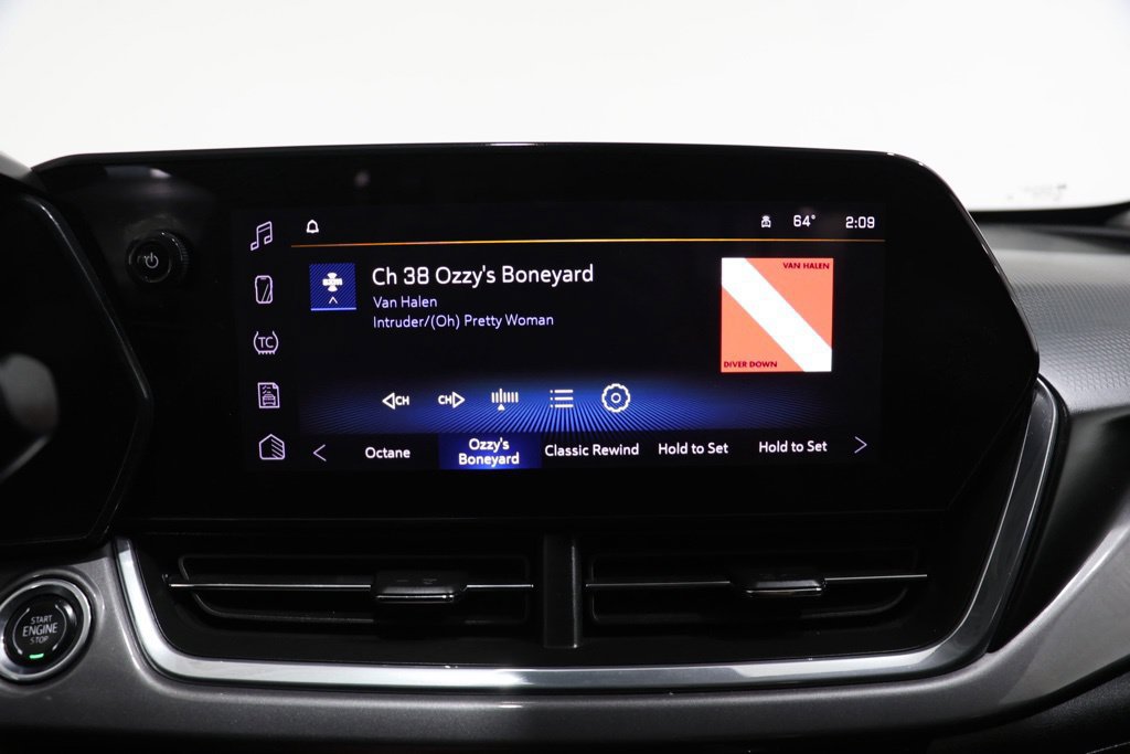 Used 2025 Chevrolet Trax ACTIV w/ Sunroof Package FWD image 24