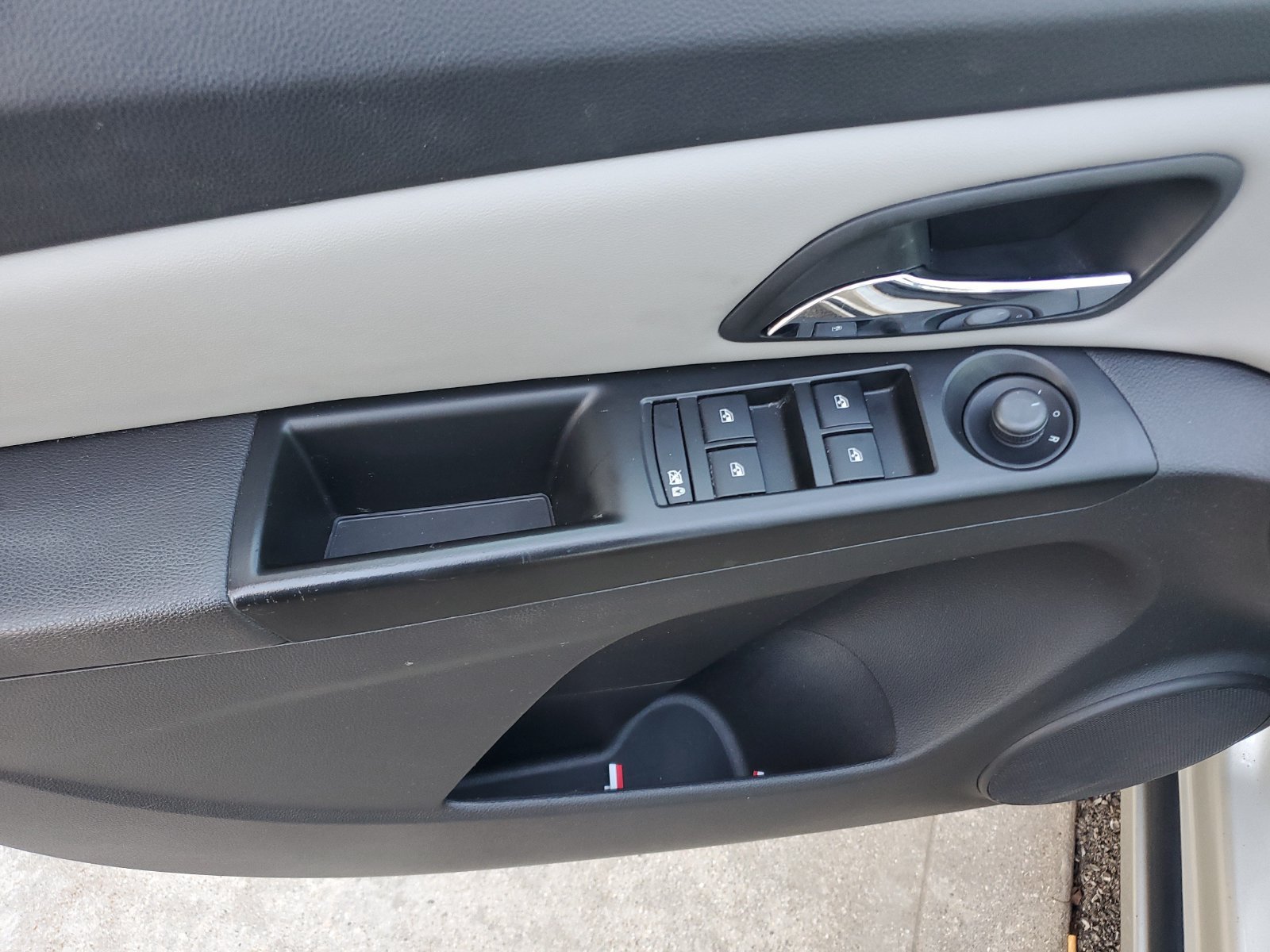 Used 2014 Chevrolet Cruze LS FWD image 19