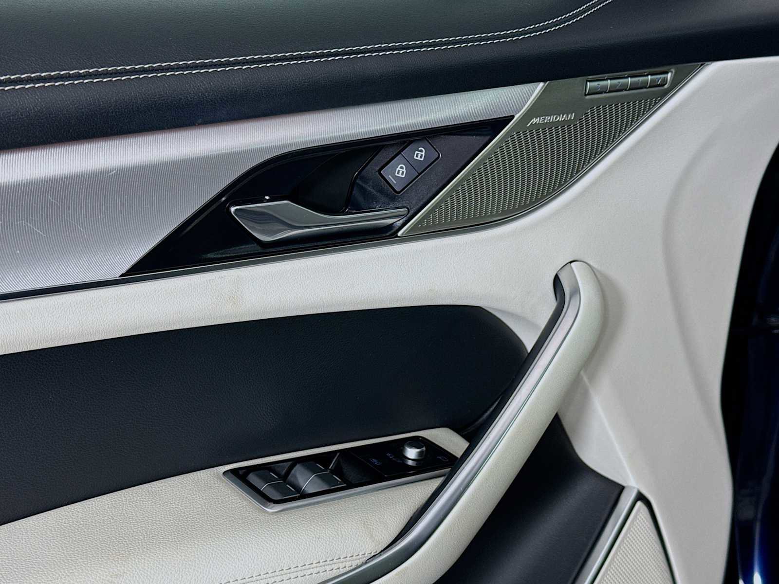 Used 2024 Jaguar F-PACE R-Dynamic S image 18