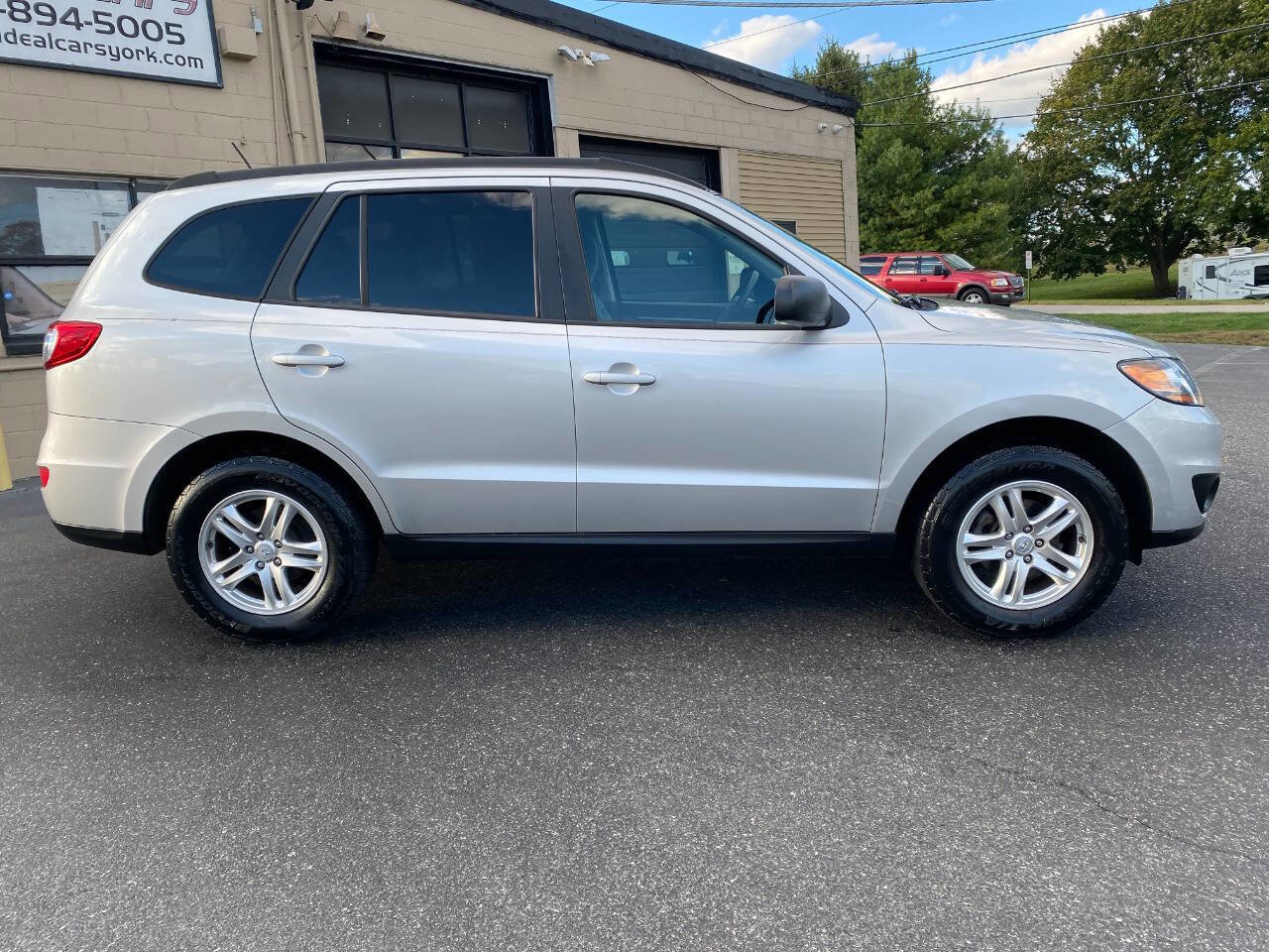 Used 2011 Hyundai Santa Fe GLS image 2