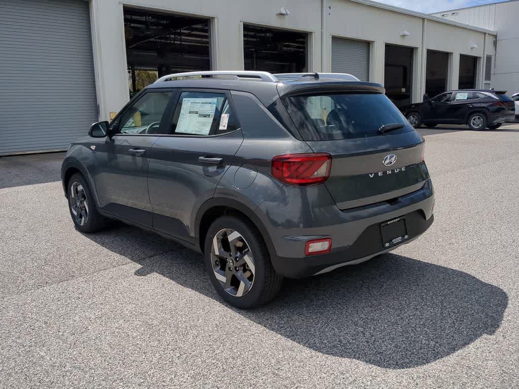 New 2026 Hyundai Venue SEL FWD image 4