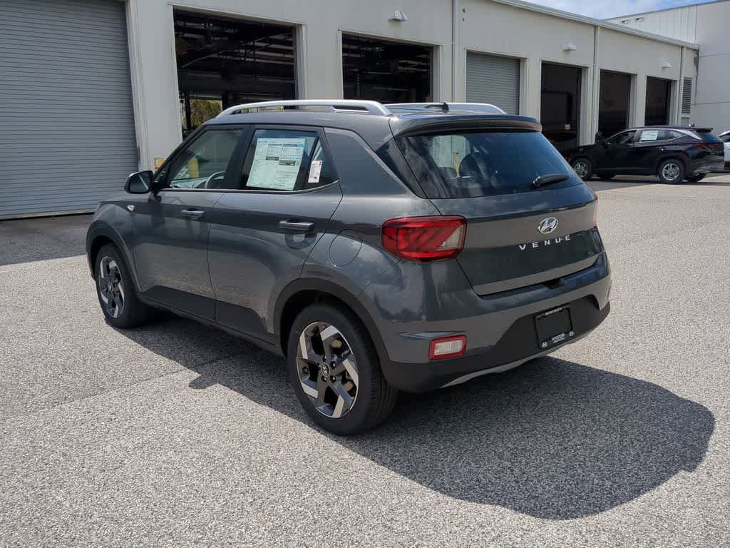 New 2026 Hyundai Venue SEL FWD image 4