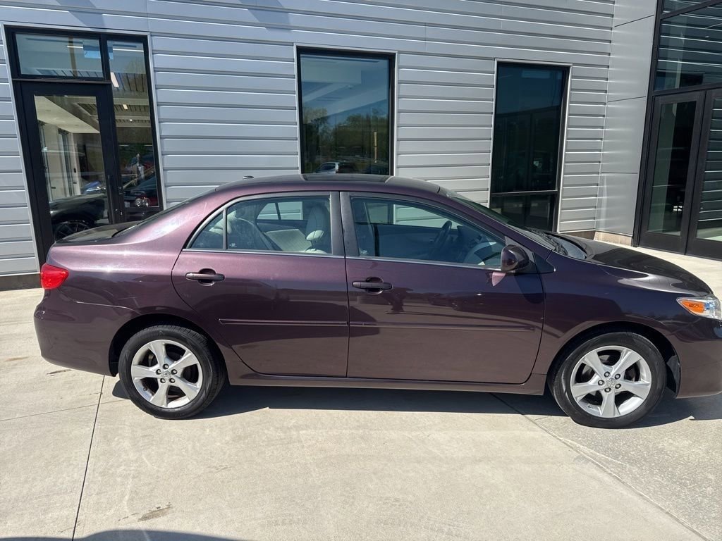 Used 2013 Toyota Corolla LE Special Edition FWD image 2