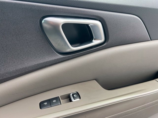 Certified 2025 Kia Carnival EX FWD image 42