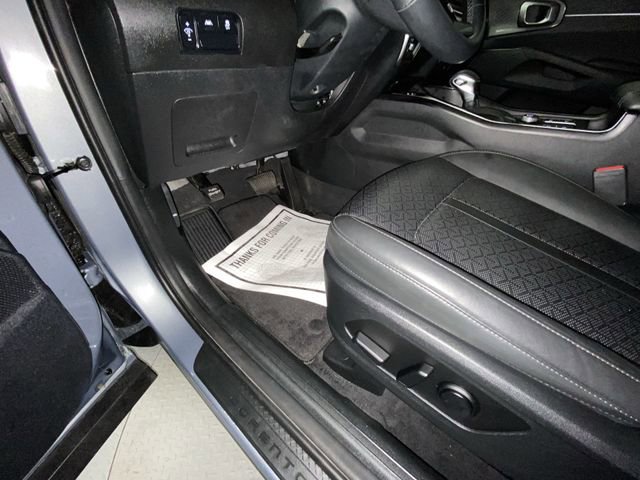 Used 2023 Kia Sorento S w/ Panoramic Sunroof Package FWD image 12