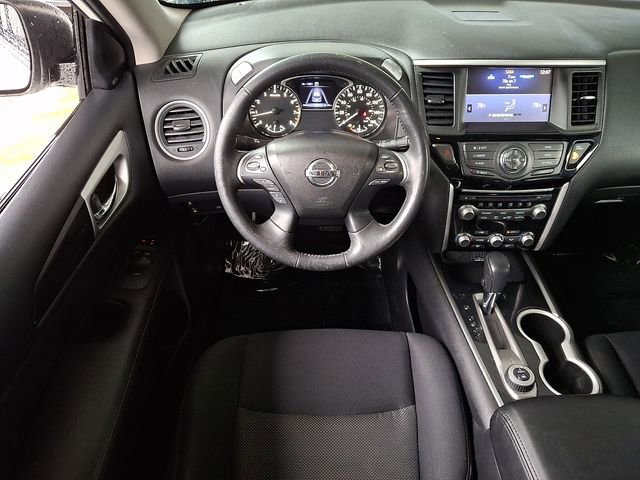 Used 2019 Nissan Pathfinder SV image 13