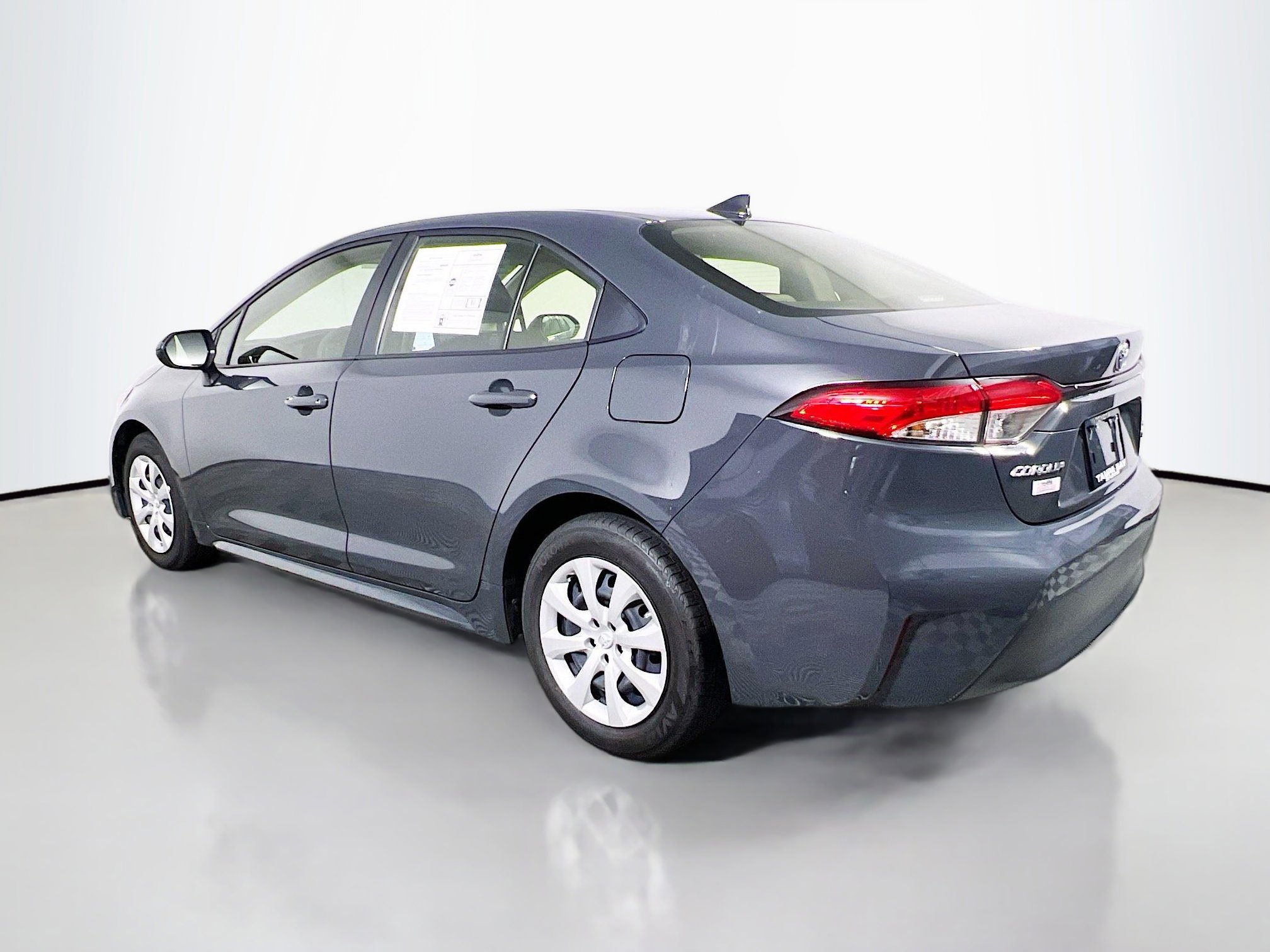 Used 2025 Toyota Corolla LE image 8