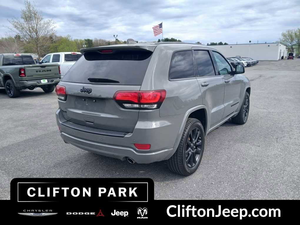 Used 2020 Jeep Grand Cherokee Altitude AWD/4WD image 4