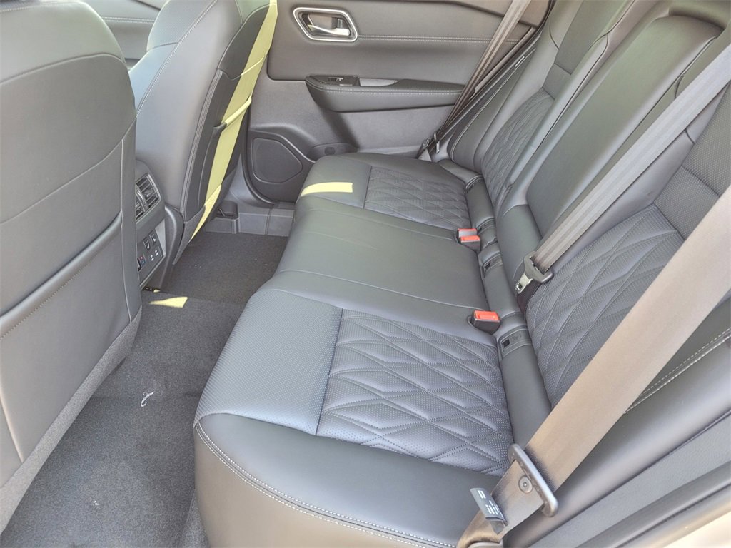 New 2026 Nissan Rogue Platinum w/ Platinum Premium Package image 4