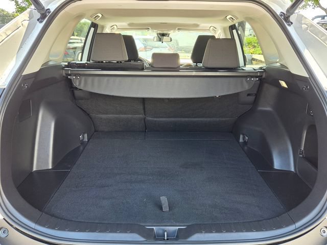 Used 2022 Toyota RAV4 XLE w/ Convenience Package FWD image 15