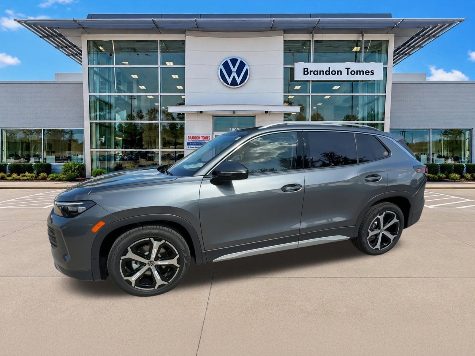 New 2026 Volkswagen Tiguan SE FWD image 4