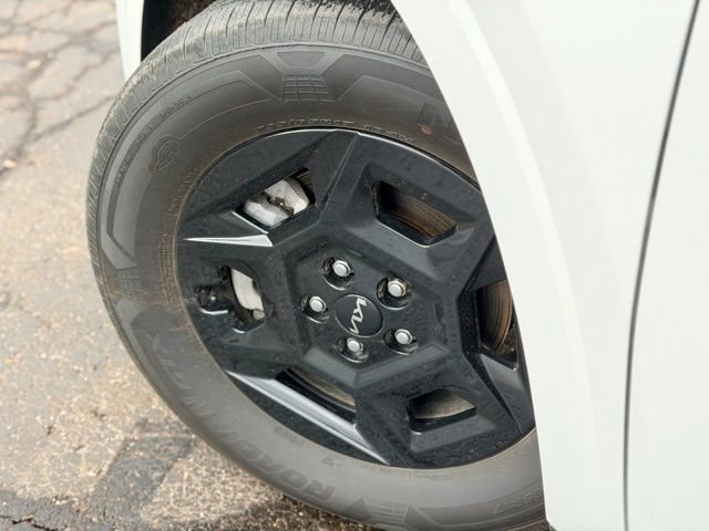 Used 2025 Kia Carnival image 28