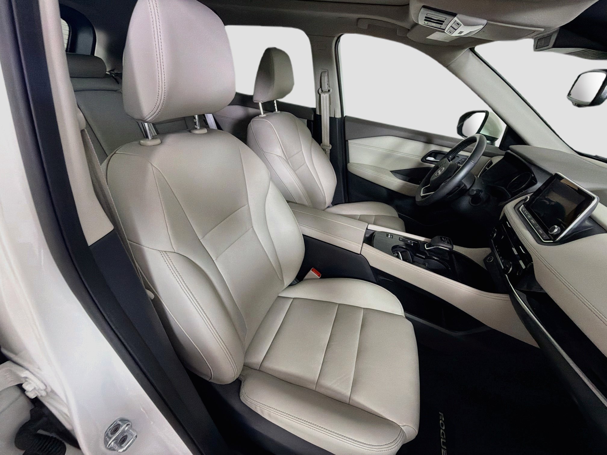 Used 2023 Nissan Rogue SL FWD image 31
