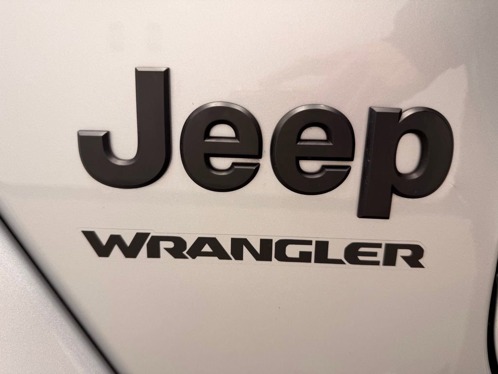 Used 2023 Jeep Wrangler Unlimited Sahara image 17